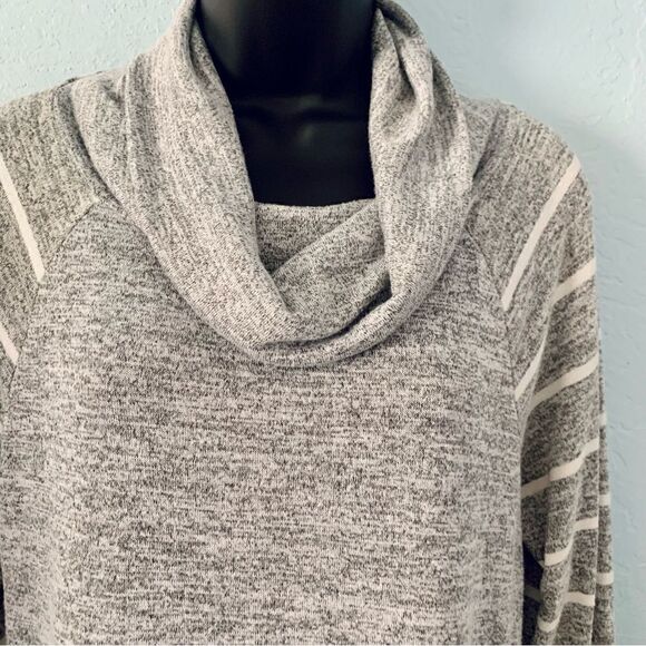 Market & Spruce Gray & White Cowl Neck Elbow Patch Knit Pullover Top Size Medium - Picture 4 of 10